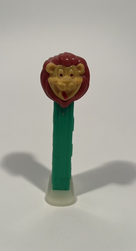 Rare vintage Pez Lil Lion 1970's Dispenser, No Feet
