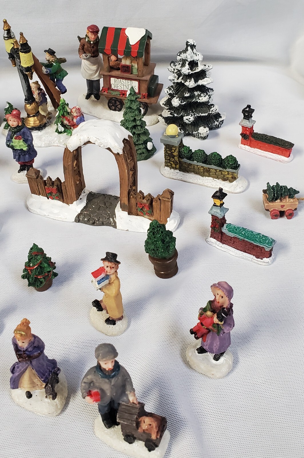 Lot of 44 Dept 56, Lemax, Cobblestone Corners Holiday Time Christmas