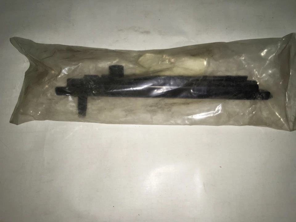 Новый из старых запасов кронштейн регулятора высоты переднего ремня безопасности Jeep 97 98 99 00 01 Cherokee XJ  - Изображение 3 из 4