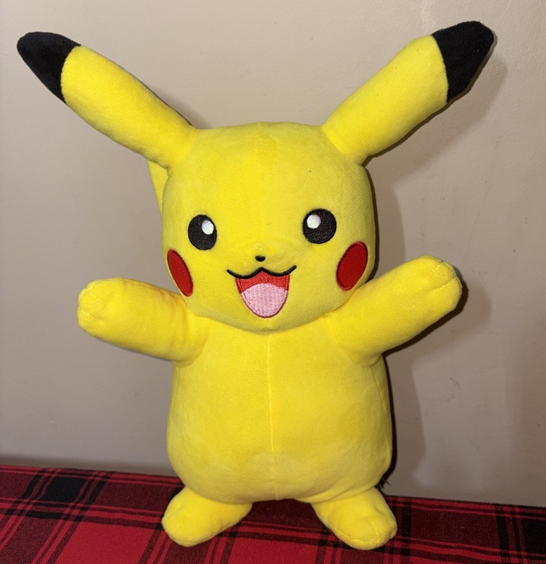 RARE Talking Pikachu Plush 13" Works! Movie Style Pokémon Toy No Longer Sold EUC