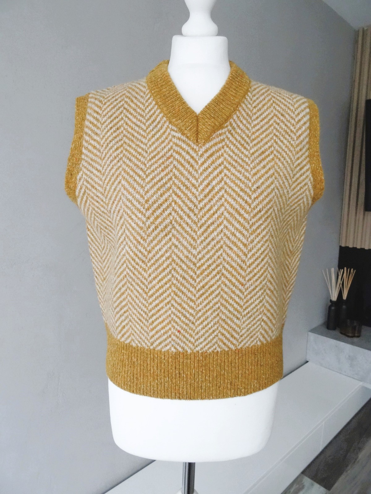 ZARA MUSTARD HERRINGBONE WOOL BLEND KNIT WAISTCOAT SIZE L thumbnail 8