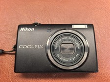 Nikon COOLPIX S570 Digital Camera 12MP 5x Optical Zoom black 90 new 100 work