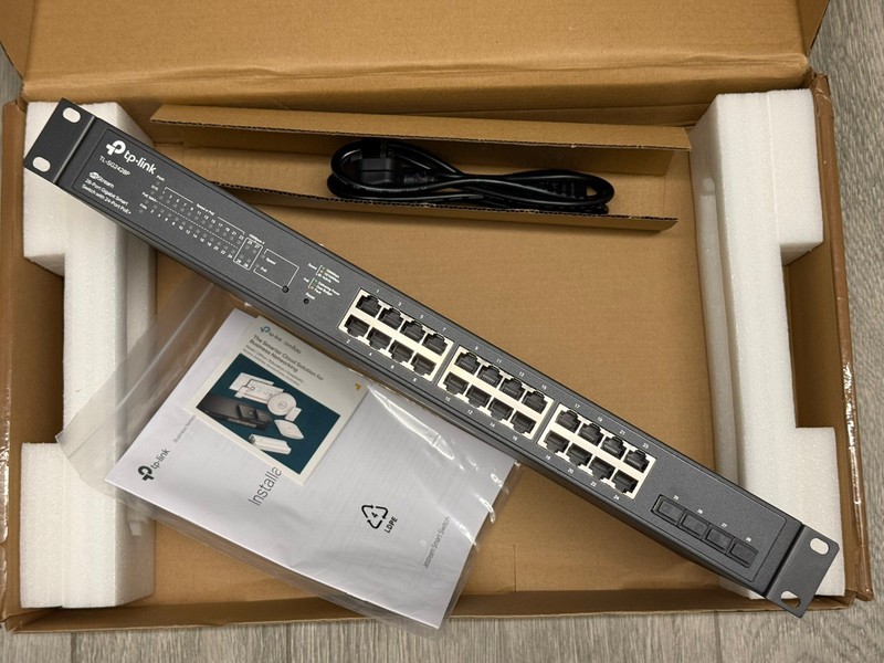 TP LINK Jetsream Omada 28 port Gb Smart Switch SG2428P V5.0 24 port POE+ & 4SFP