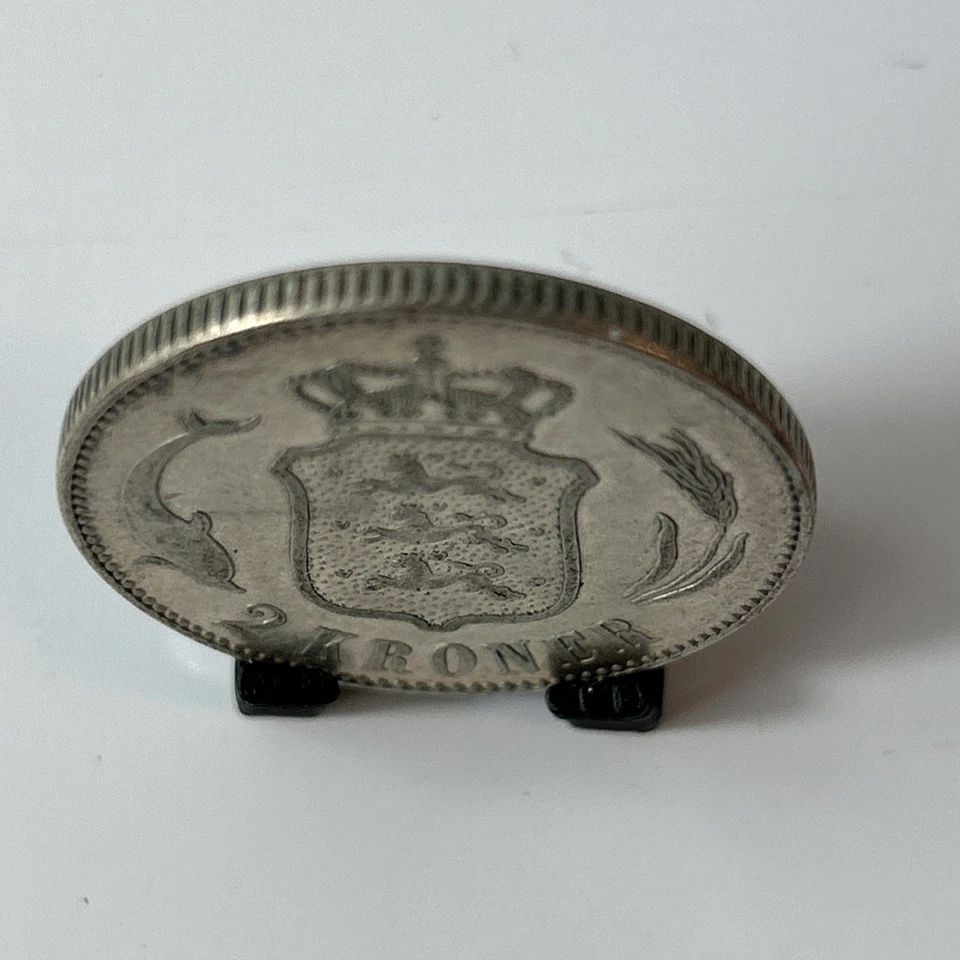 1915 Denmark 2 Kroner .800 Silver Low Mintage 657k - Image 4 of 4