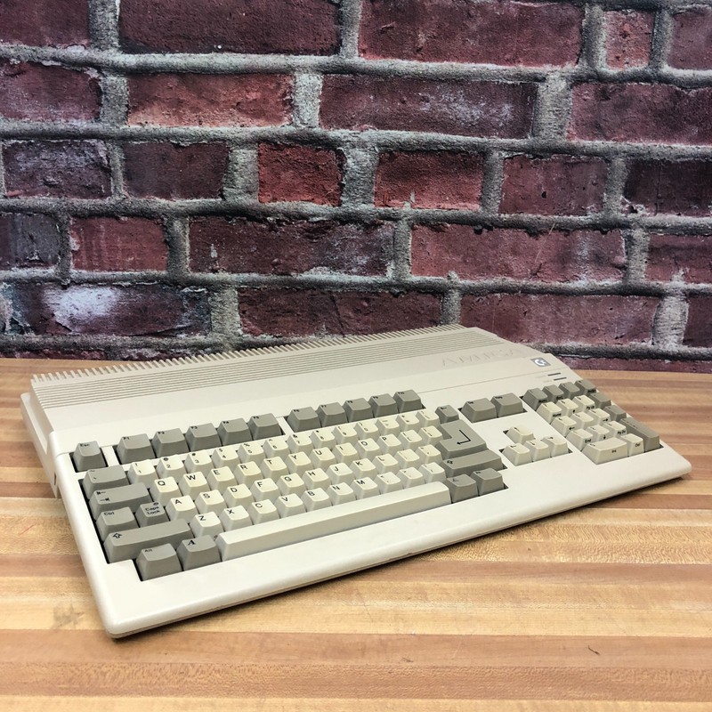 Commodore Amiga 500 A500 Computer Console (WORKS) No Power Adapter