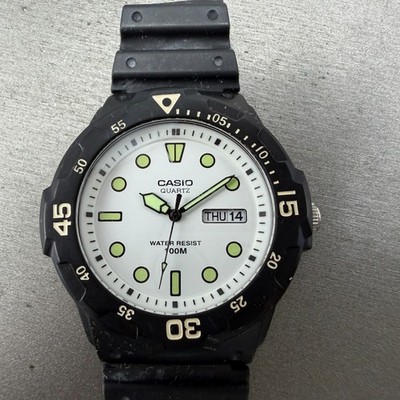 Casio Dive Watch Men 43mm White Dial Black Daydate Round MRW-200H New Battery