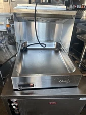 Hatco GRFHS-21 Glo-Ray 21" Portable Fry Holding Station 120V Fry dump station