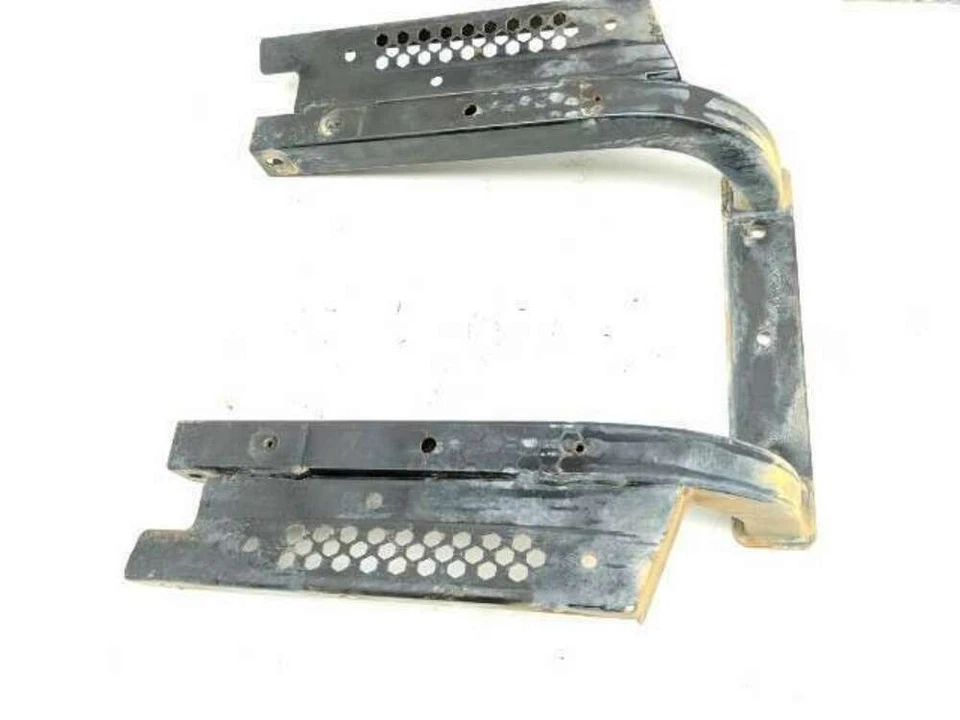 Soporte de montaje de placa de deslizamiento para parachoques delantero 12 Bob Cat 3400 (Ranger Diesel) Foto 2 de 4