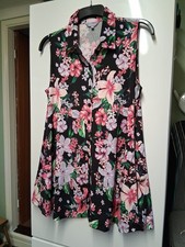 Beautiful Floral Top By Michelle Hope (QVC). Size 10/12.