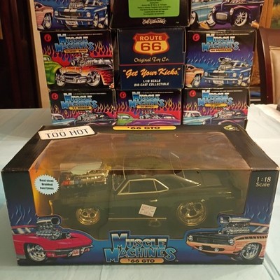 Diecast model cars Chrysler PT Cruiser 1/24 Motormax Convertible metallic blue sans Vitrine