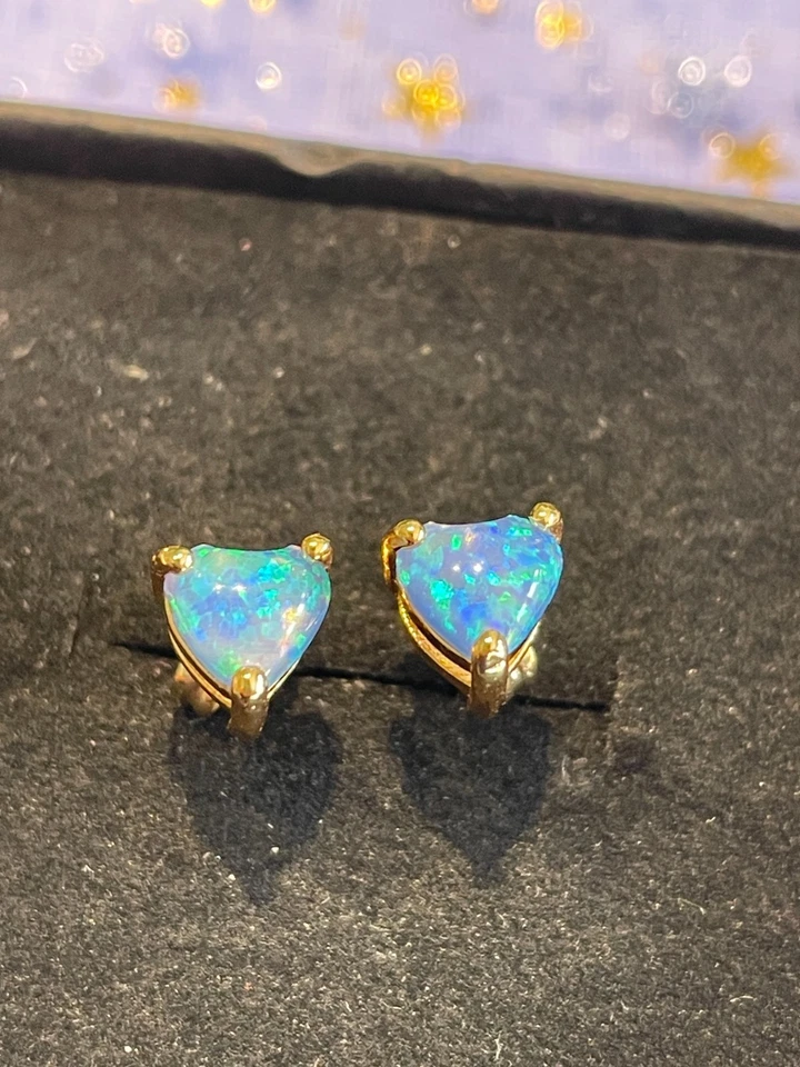 Ohrringe schimmernd ozeanblau 6 mm Opal Herzform in Gold Neu in OVP - Bild 1 von 4