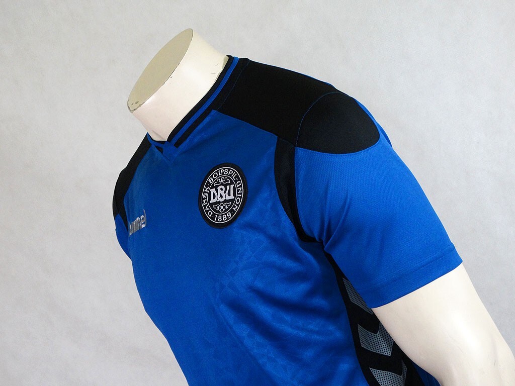 Maillot D'entraînement Danemark 2016-2017 Hummel - Taille M - Très Bon état