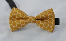 Men Women Adult Yellow and white Bees Honeycomb Honey comb Print Bow tie Bowtie