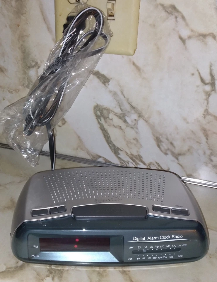 NOS NIB Supersonic SC-320 Alarm Clock AM/ FM Radio with LED Display Silver Blue - Image 2 of 4