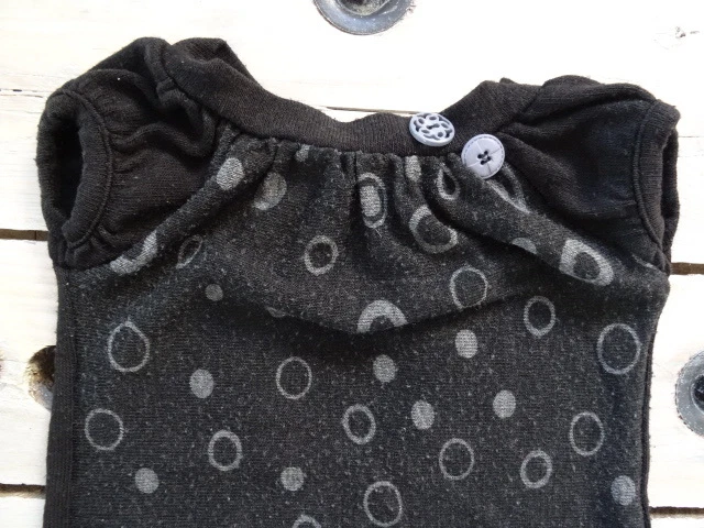 Très joli Pull manches courtes noir imprimé ronds gris SHINY Taille 4 ans - Photo 2/4