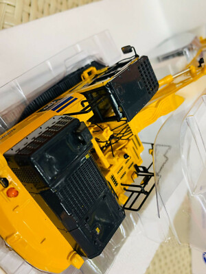 KOMATSU PC490LC-11 ミニカー Original Authorized Authentic Diecast UH 8120 1:50 Universal