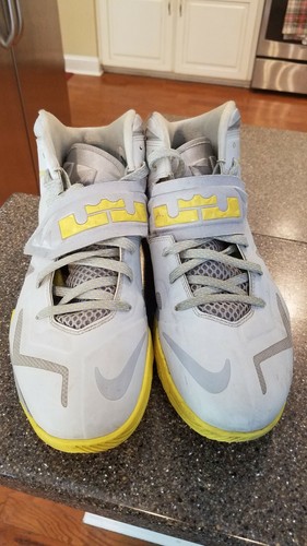 LeBron Nike Zoom Soldier VII 7 tenis de baloncesto para hombre Talla 12  Sonic Gris Amarillo | eBay