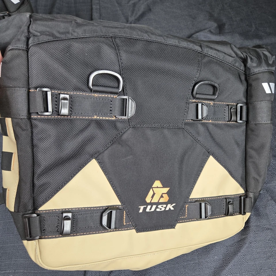 Черные/коричневые сумки-корзины Tusk Pannier Racks & Pilot для Kawasaki KLR 650 2022-25 - Изображение 2 из 4