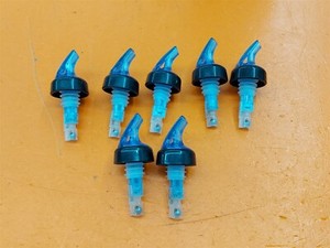 ⭐️⭐️⭐️⭐️⭐️ **Lot of 7** 1.25oz Measured Liquor Alcohol Bottle Pourer Spout