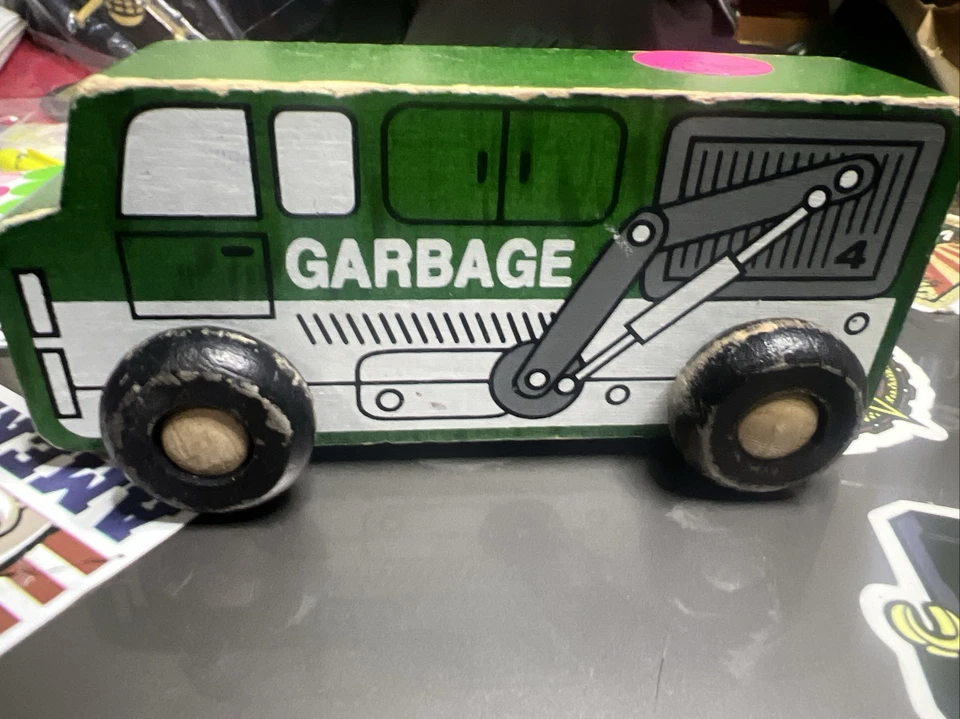 Camión de basura Vehículo Madera Coche de juguete Lakeshore Coleccionable Coleccionistas Foto 3 de 4
