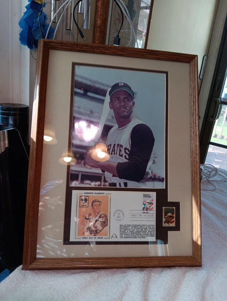 1984- HOF- Roberto Clemente First Day of Issue Stamp-Picture-framed & Gold Stamp - Image 2 of 4