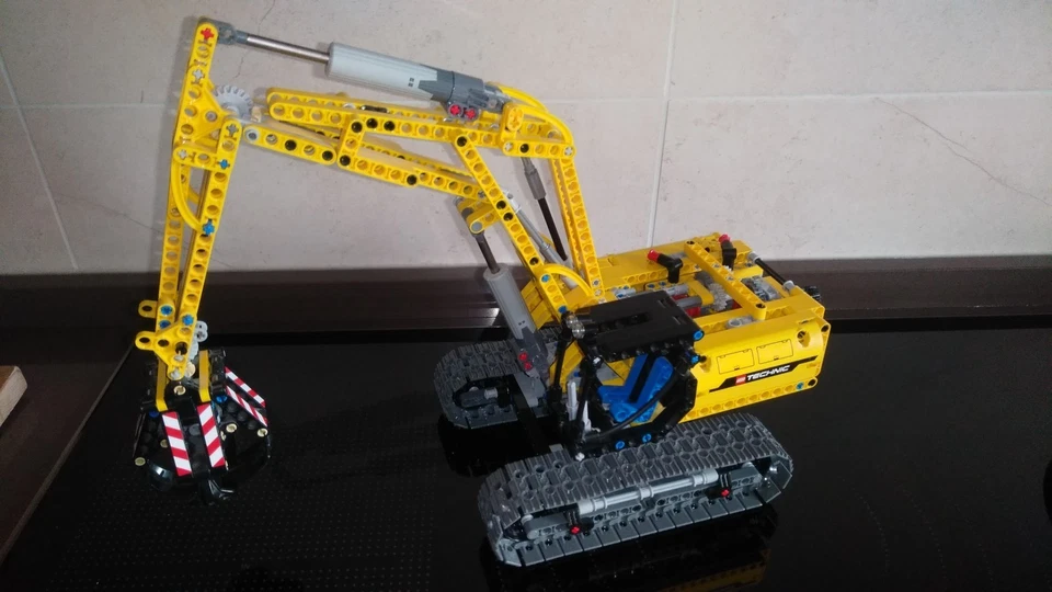 LEGO Technic 42006 Excavator, foto 1 di 5