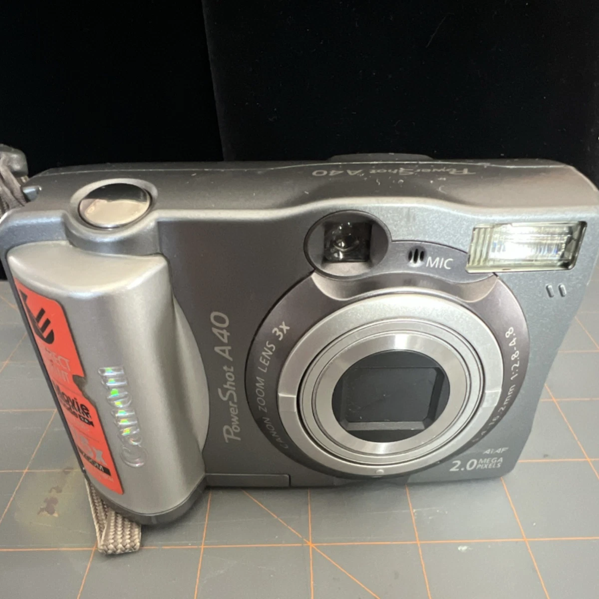 Canon PowerShot A40 Silver Digital Camera 2.0MP 3x Zoom Flash USB