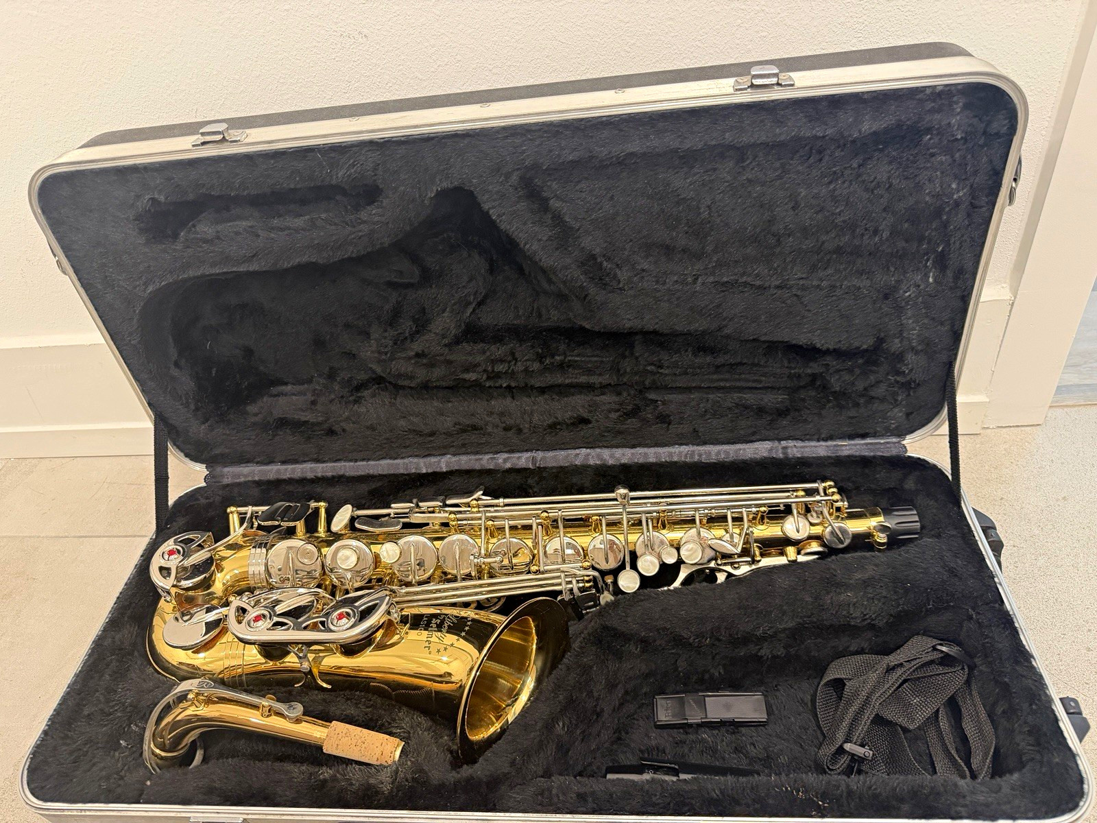 Selmer Liberty LAS100 Alto Saxophone with Original Hard Case/Mouthpiece