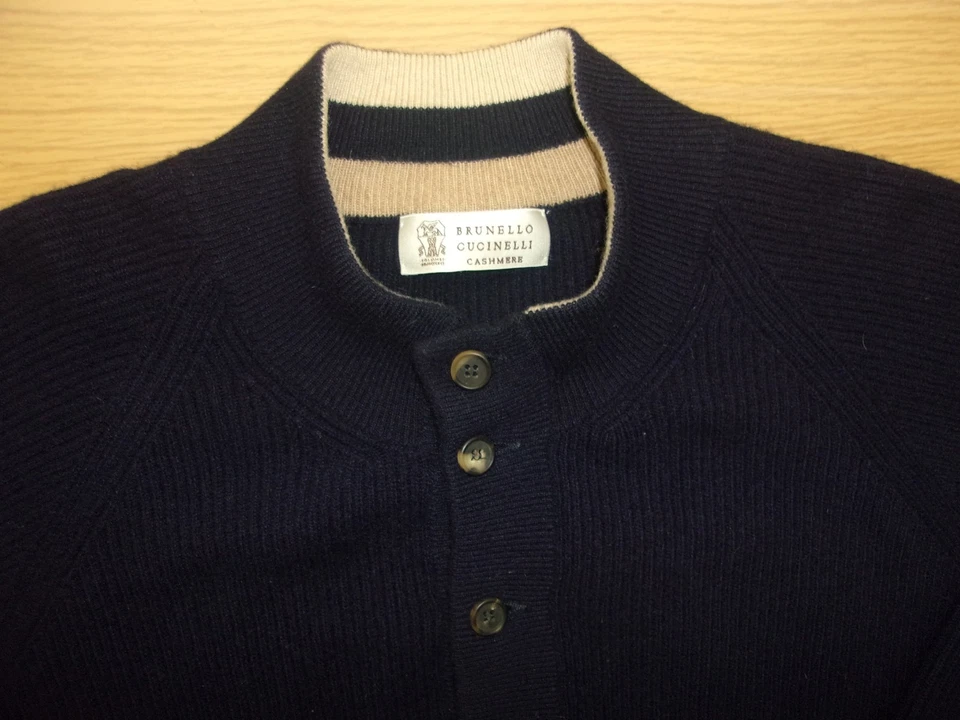 Suéter Brunello Cucinelli 100% Cachemira Pura Cuello Botón Azul Marino Italia Para Hombres 58/2XL Foto 2 de 3