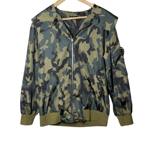 PrettyLittleThing Camouflage Windbreaker Jacket size Small