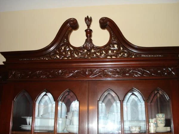 Antiguo gabinete China Curio Breakfront, caoba tallada Estate, grande 7' de ancho, Foto 3 de 4