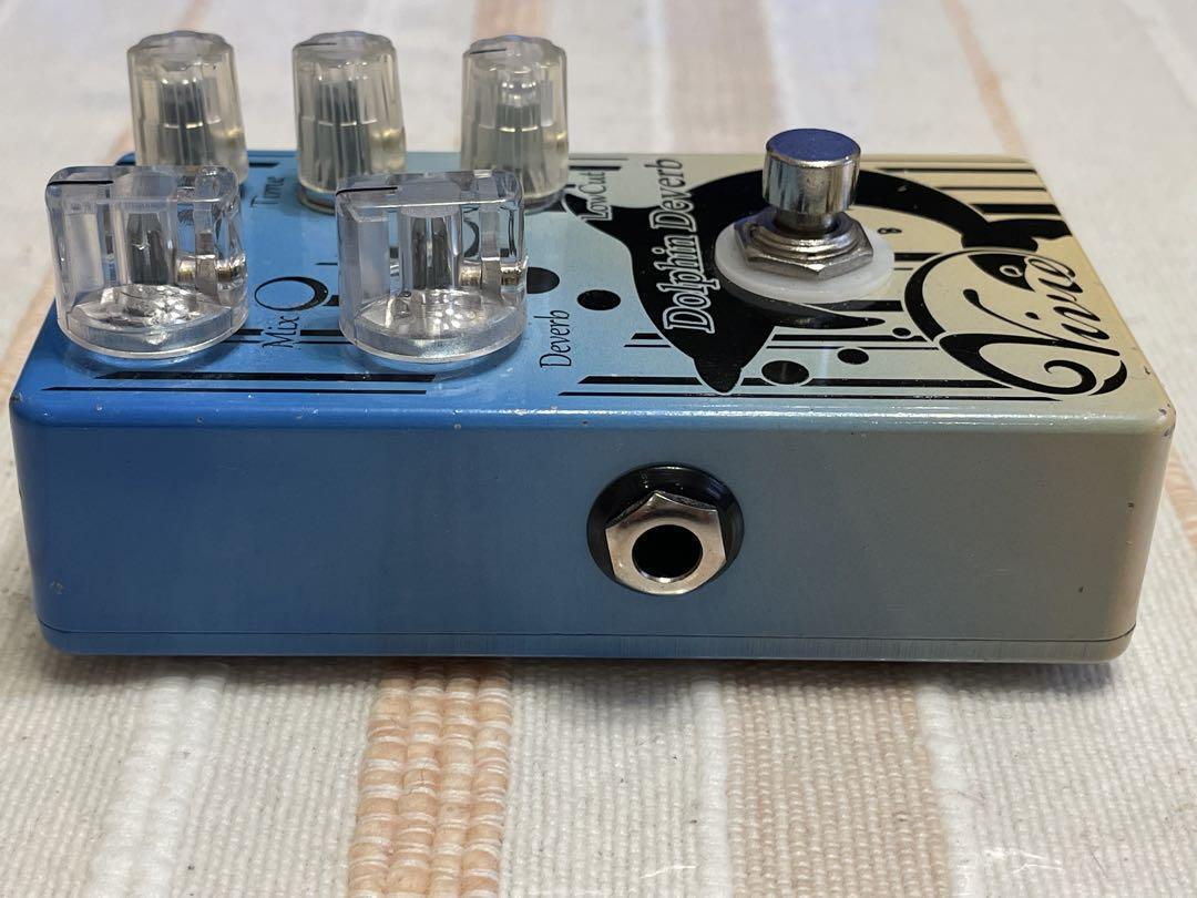 Vivie Dolphin Deverb Delay Reverb Pedal Sunset Gradient Vivie Dolphin Deverb Delay Reverb Pedal Sunset Gradient