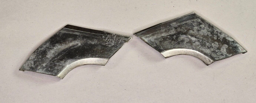 Mercedes R107 Windshield Lower Corner Molding Pair **HEAVY WEAR** - Picture 2 of 6