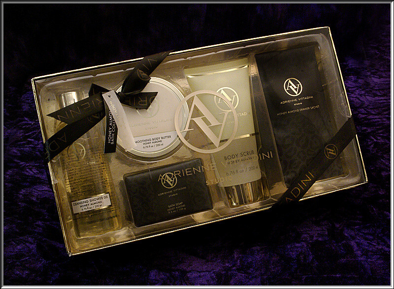ADRIENNE VITTADINI Studio 5 Pc Honey Almond Bath Collection New In Box ...
