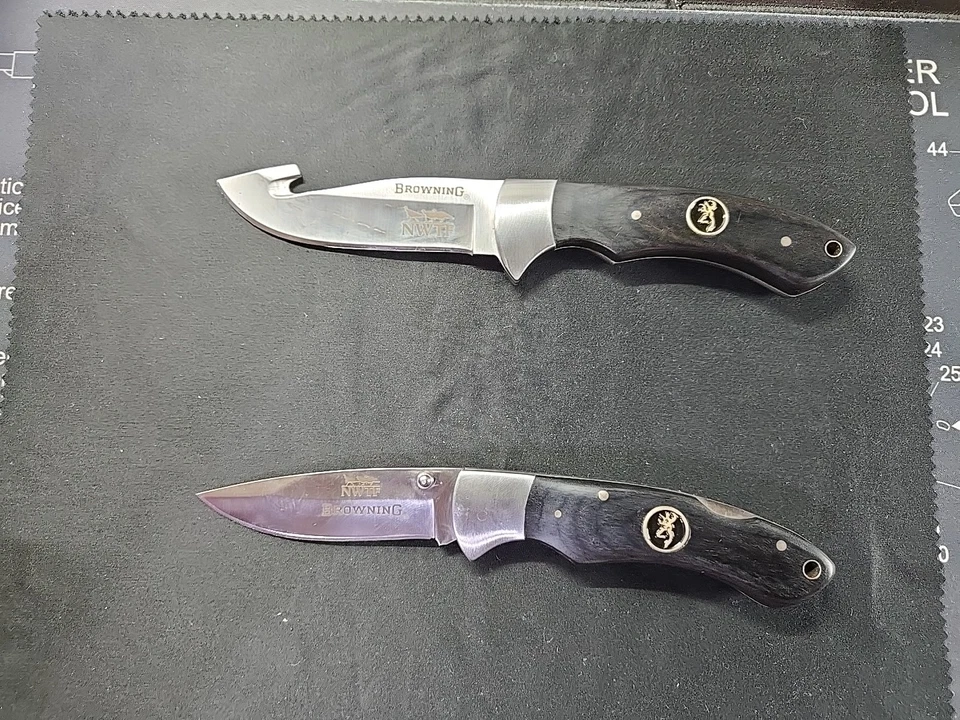 Juego de cuchillos dobles Browning National Wild Turkey Federation con funda en caja Foto 3 de 4