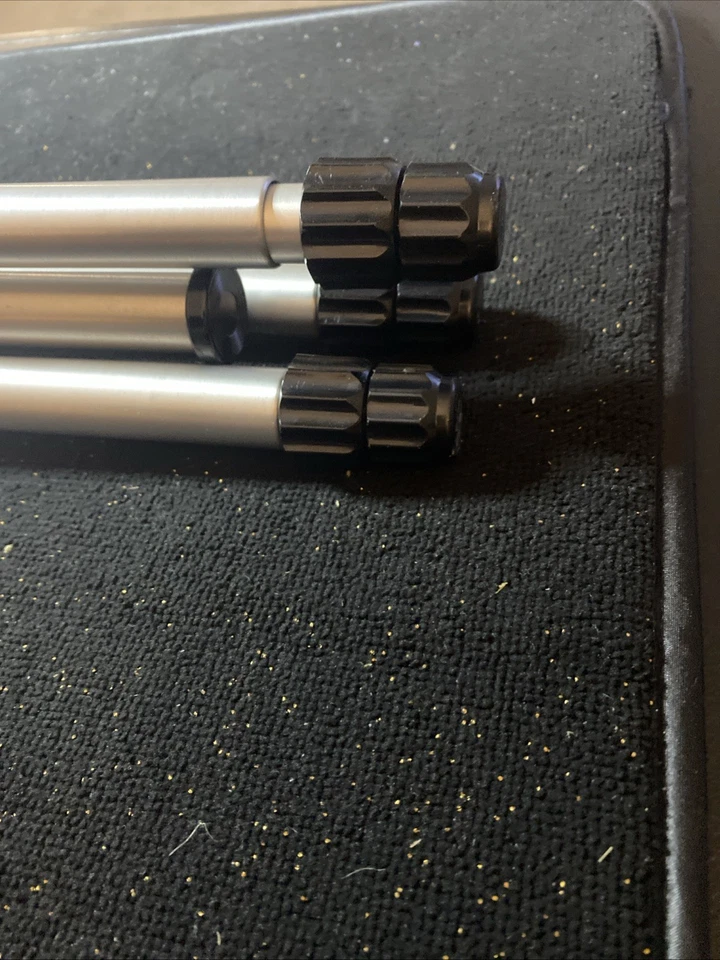 Used Velbon ME-3 Lightweight Camera Tripod/Box 2226950 Yellow And  Black Top - Image 3 of 4