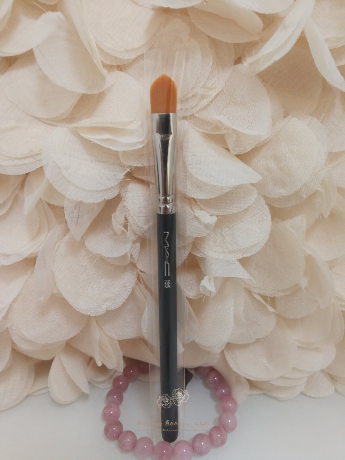 MAC 195 Concealer Brush Discontinued New in Sleeve eBay