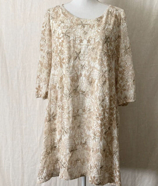 eci embroidered shift dress Oscar de la Renta Crystal Medallion Shift Dress – Runway Catalog