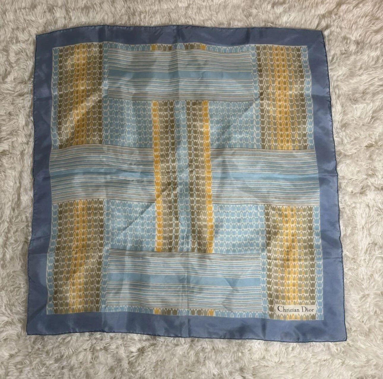 Foulard Christian Dior en soie 