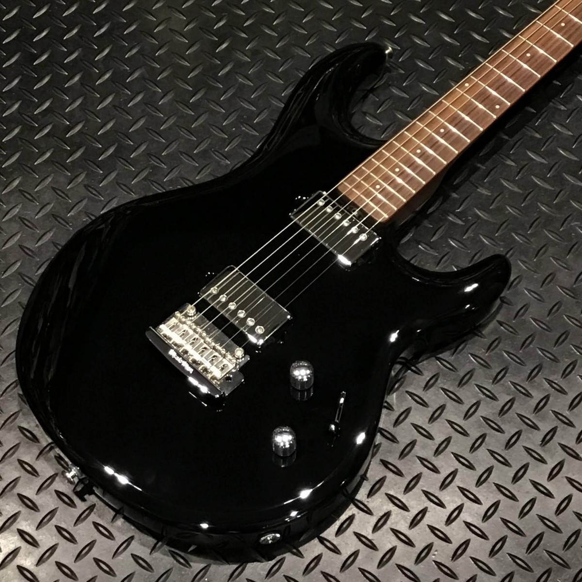 ギター musicman LukeIII Luke3 | Guitars | Ernie Ball Music Man