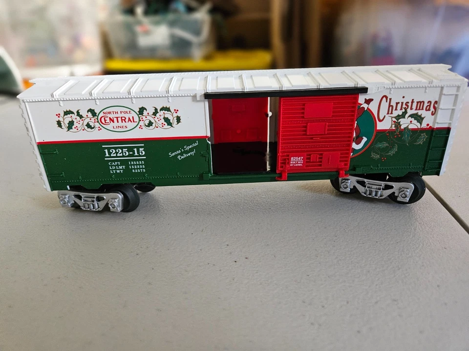 Lionel North Pole Central Lines Merry Christmas Boxcar #1225-15 Used no box  - Image 3 of 4