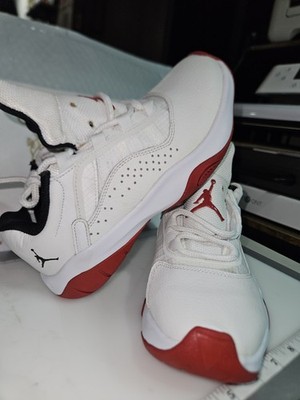 NIKE Air Jordan  11 CMFT  Low SHOES White And  Varsity Red Colorway 4Y 