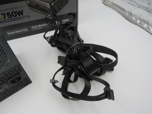 Thermaltake GF1 (2024) Fully Modular ATX 750W Power Supply - Afbeelding 5 van 7