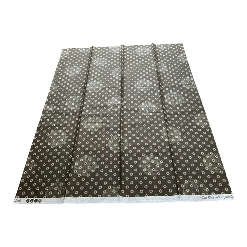 Cho-Cho no Sanpomichi 3 Fat Quaters 22" x 18" de Kumilo Sudo para In The Begining Foto 3 de 4