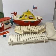 1973 Hasbro WEEBLES MARINA Boat Ship Docks Fish magnetic 