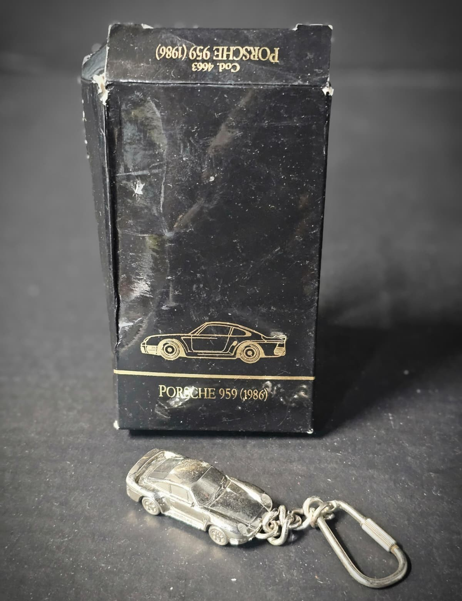 Burago Porche 959 - 1986 Metal Car Keychain 1:87 with Box Made in