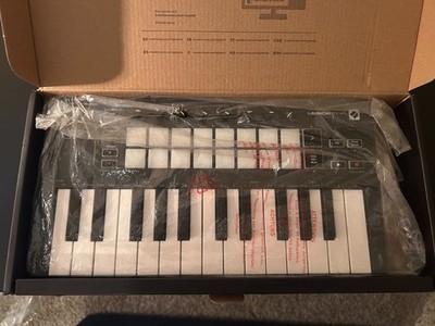 Novation Launchkey Mini Mk3 25 Mini-key Midi Keyboard Controller