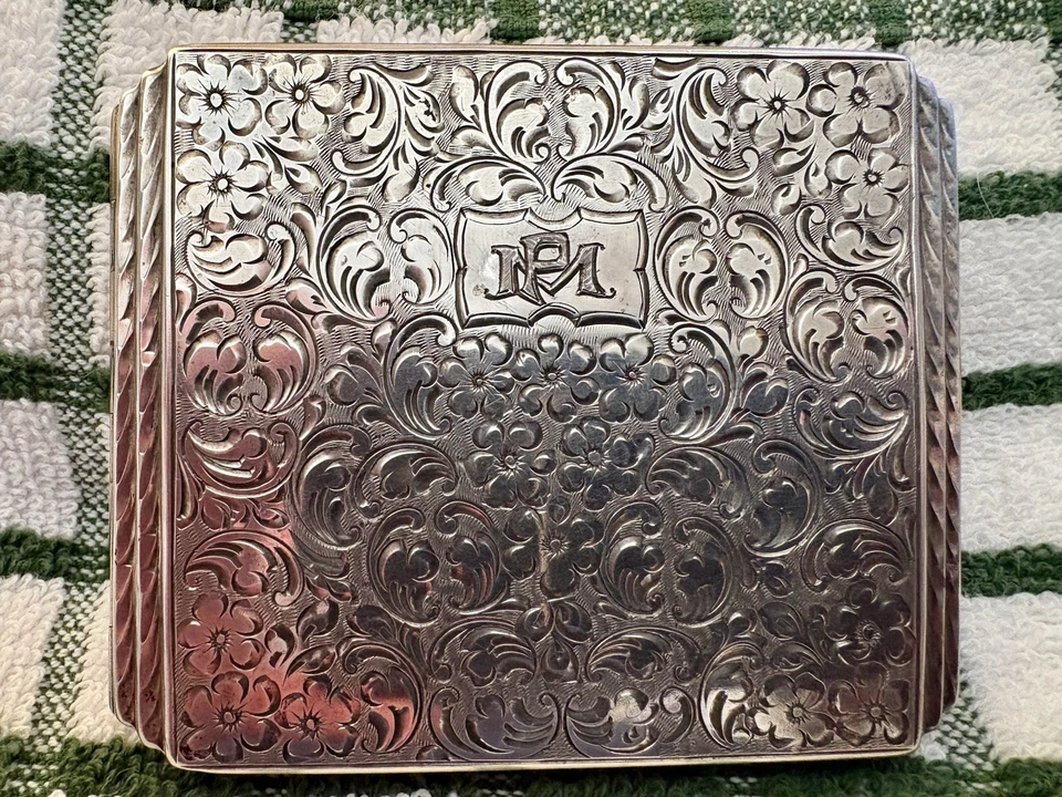 Antiguo estuche de cigarrillos pesado de plata .900 con sello 4,2 onzas de plata .900 Foto 3 de 4