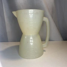 Vintage Dry or Liquid Measuring Cup, Reversible, Plastic with Handle