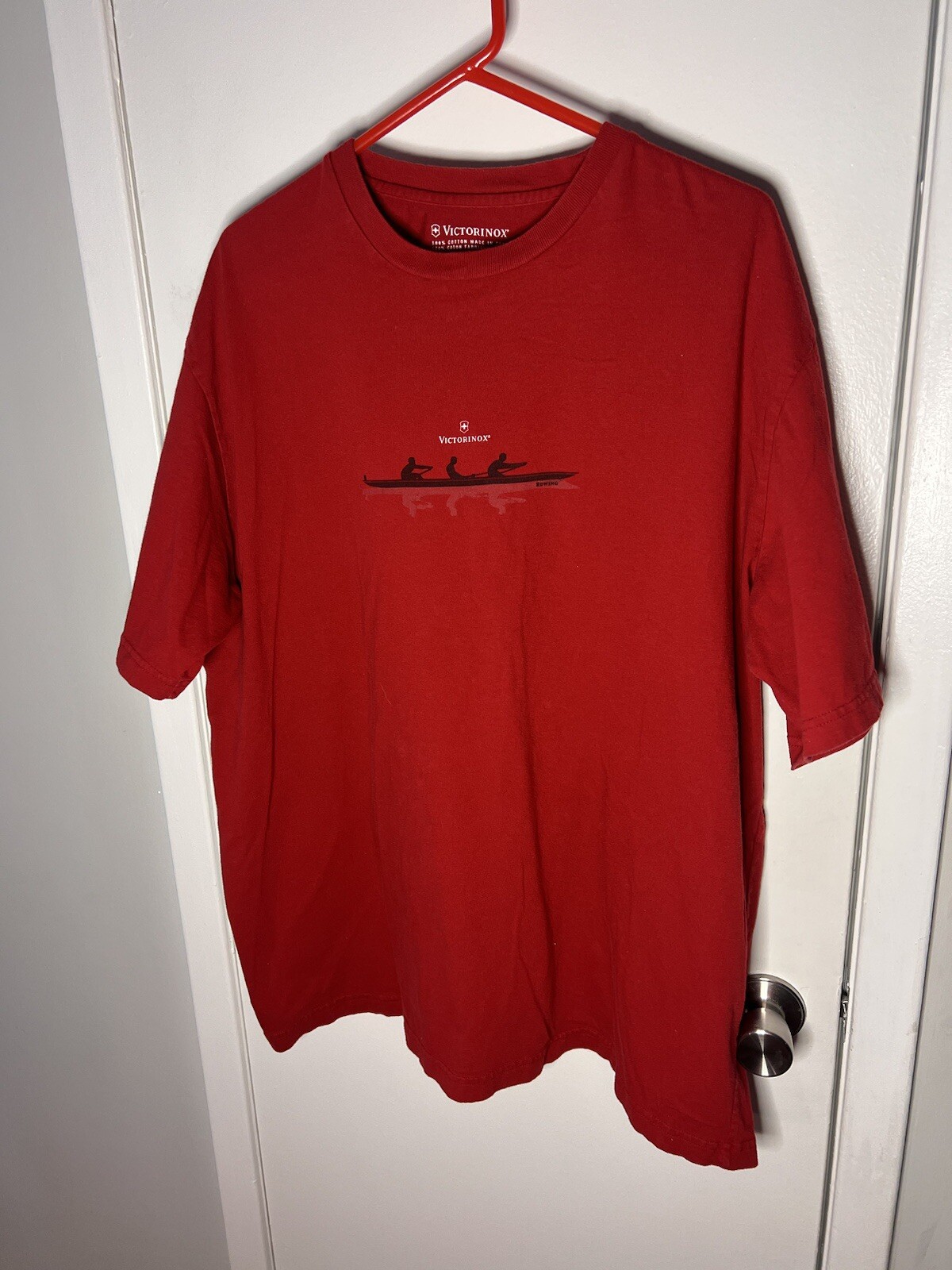 FILA Victorinox Canottaggio T Shirt Uomo XXL Rosso Esercito Svizzero Marca Coltello Orologio